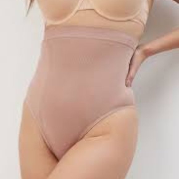 Seamless Nude Firm Tummy Control Shaping Briefs Size M-L - Picture 1 of 9